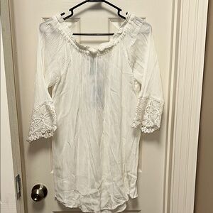 Chelsea & Theodore White Puff Sleeve Blouse